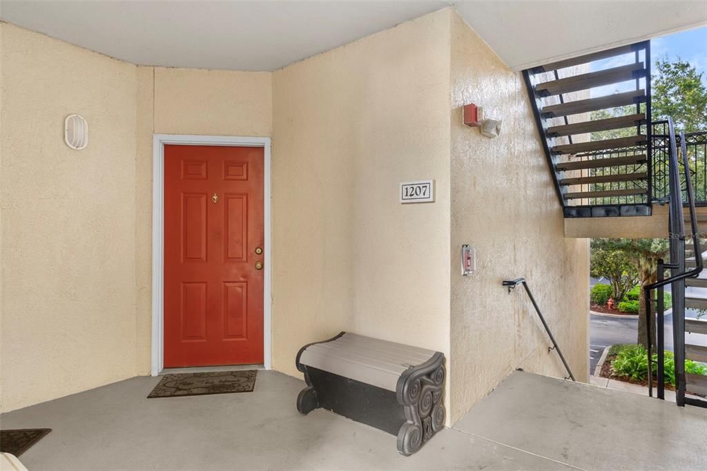 For Sale: $218,999 (2 beds, 2 baths, 1111 Square Feet)