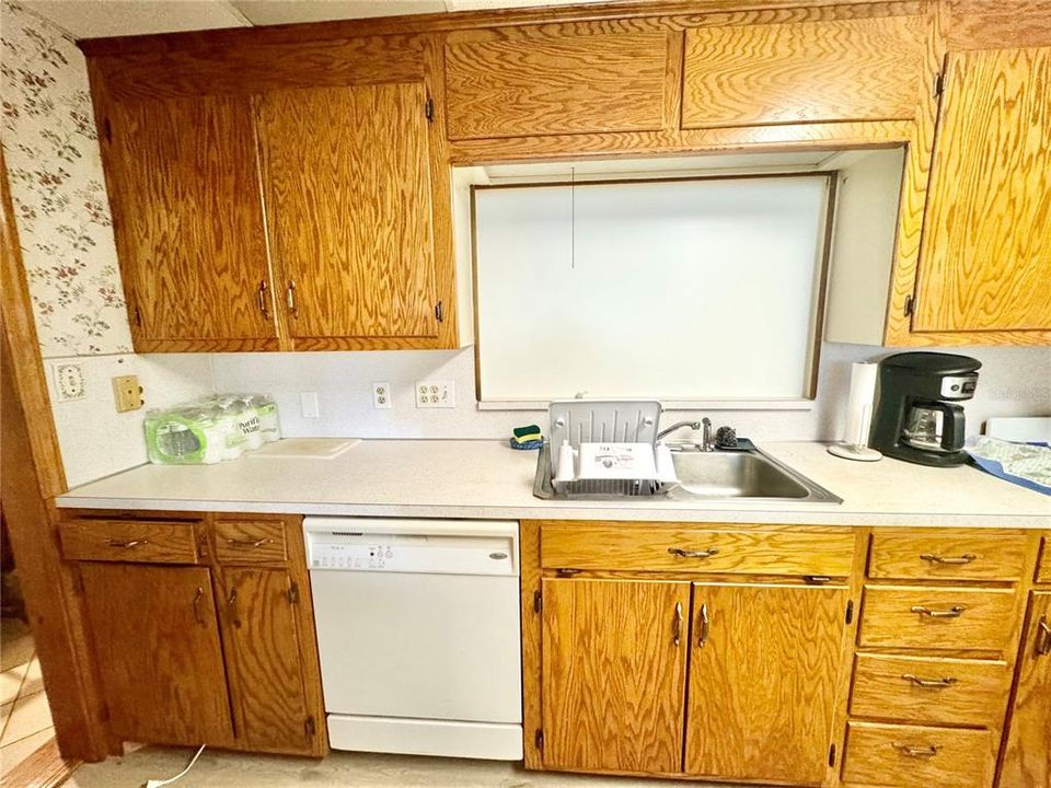 For Sale: $330,000 (2 beds, 2 baths, 1192 Square Feet)