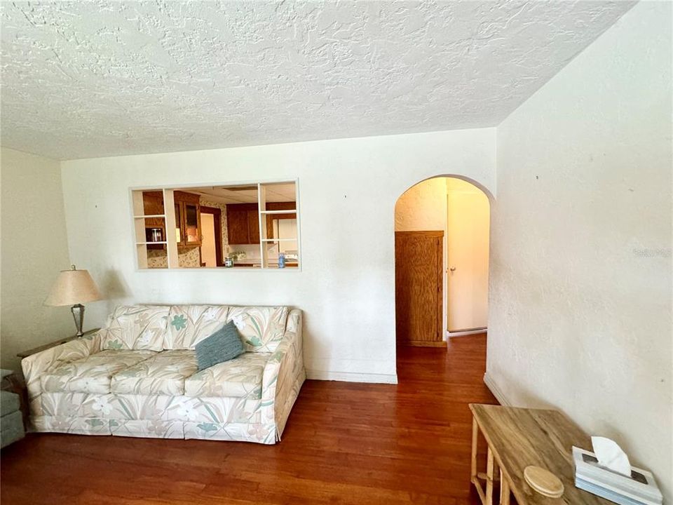 For Sale: $330,000 (2 beds, 2 baths, 1192 Square Feet)