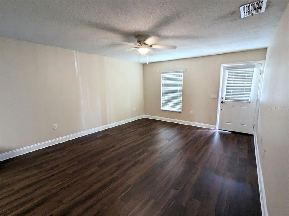 For Rent: $1,395 (2 beds, 2 baths, 995 Square Feet)