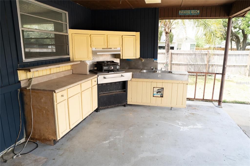 For Sale: $219,000 (3 beds, 1 baths, 1835 Square Feet)