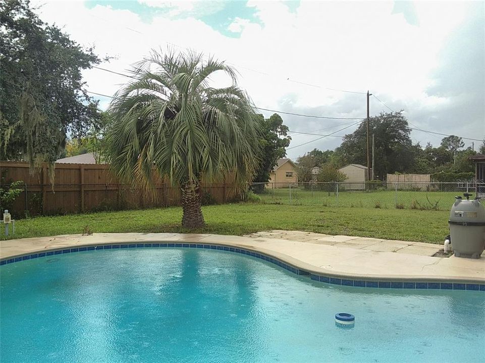 For Rent: $2,350 (3 beds, 2 baths, 1565 Square Feet)