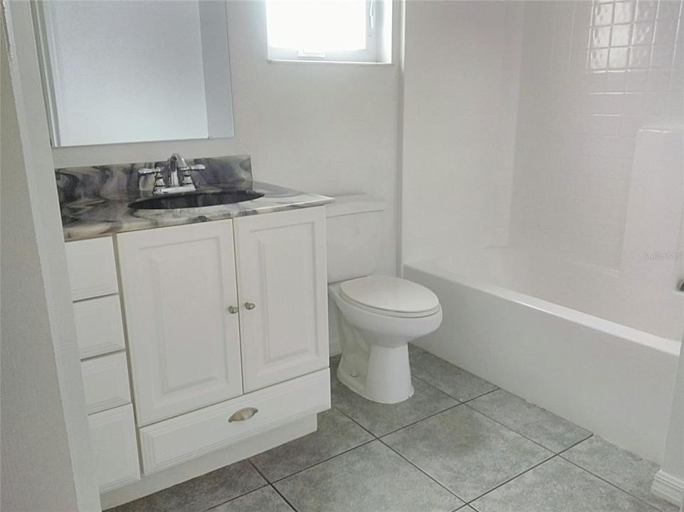 For Rent: $2,350 (3 beds, 2 baths, 1565 Square Feet)