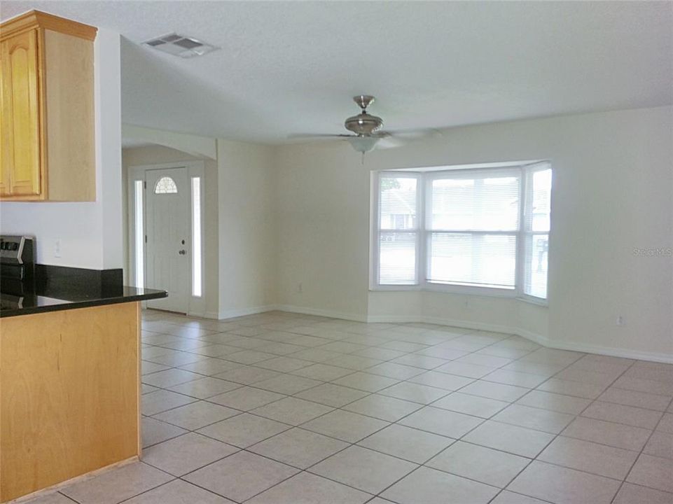 For Rent: $2,350 (3 beds, 2 baths, 1565 Square Feet)