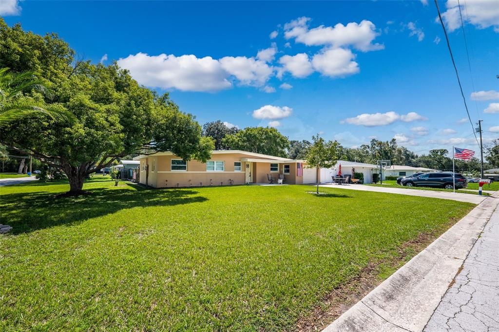 Active With Contract: $399,000 (3 beds, 2 baths, 1144 Square Feet)