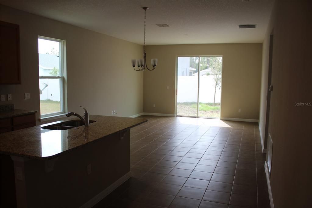 For Rent: $2,195 (4 beds, 2 baths, 1672 Square Feet)