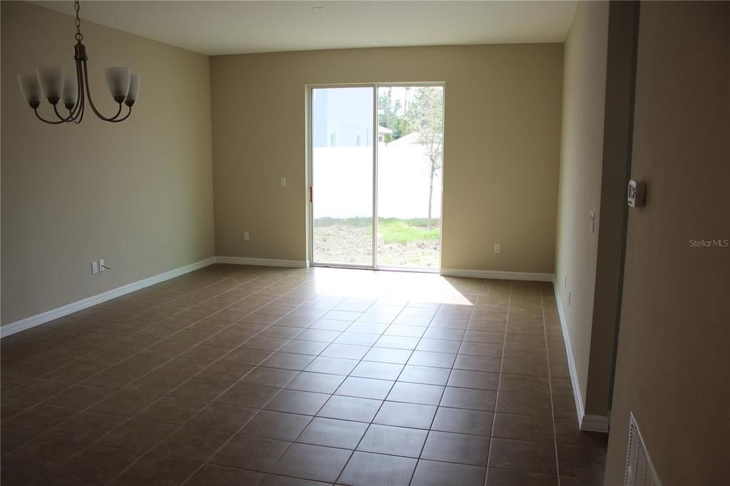 For Rent: $2,195 (4 beds, 2 baths, 1672 Square Feet)