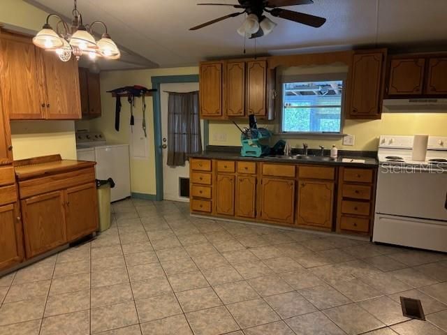 room for dining table in kitchen