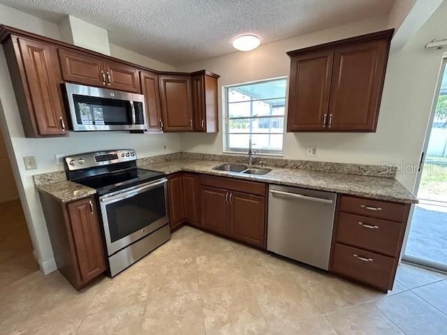 For Rent: $2,000 (2 beds, 2 baths, 1184 Square Feet)