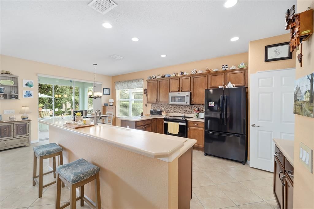 For Sale: $329,900 (3 beds, 2 baths, 1736 Square Feet)