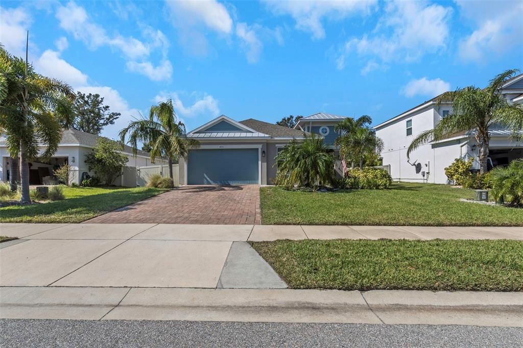 For Sale: $699,000 (4 beds, 2 baths, 2083 Square Feet)