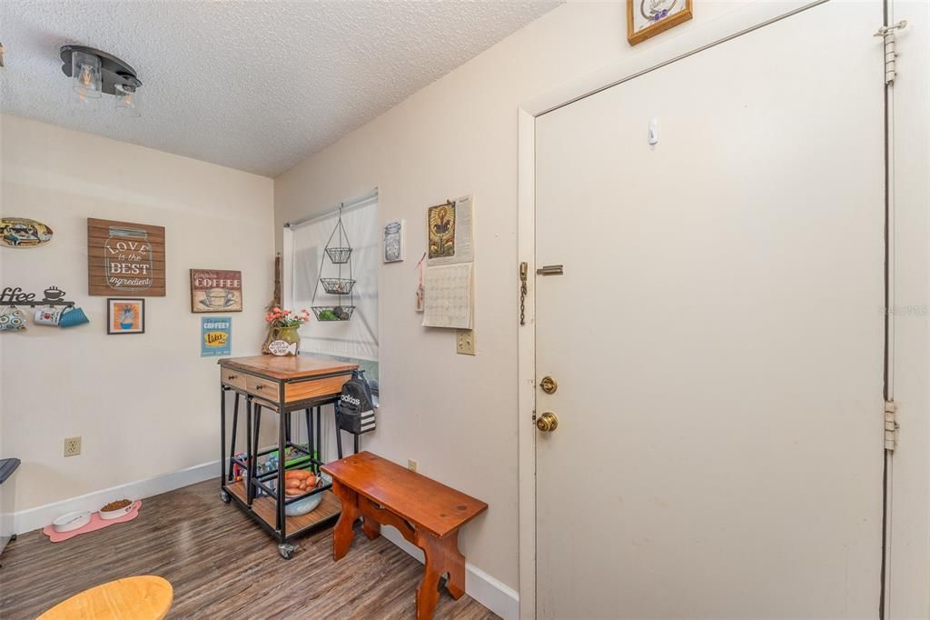 For Sale: $159,000 (2 beds, 2 baths, 1252 Square Feet)