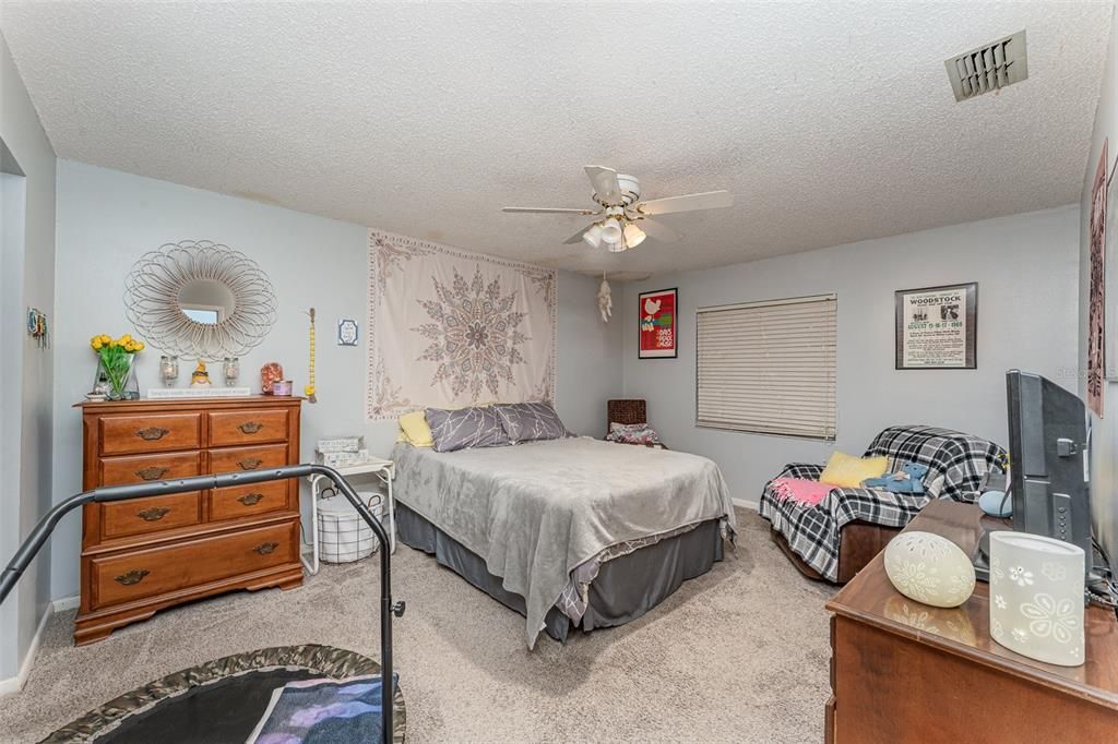 For Sale: $159,000 (2 beds, 2 baths, 1252 Square Feet)