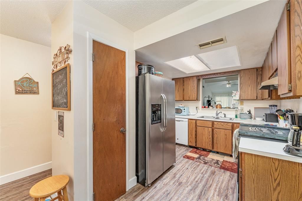 For Sale: $159,000 (2 beds, 2 baths, 1252 Square Feet)