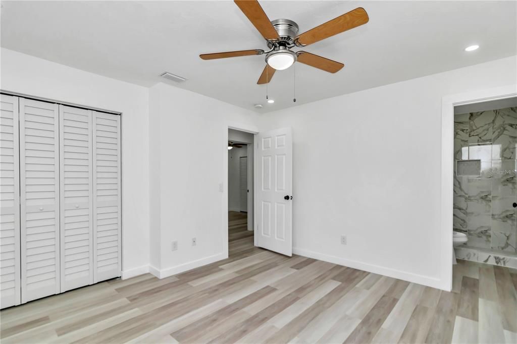 For Sale: $244,900 (3 beds, 2 baths, 1040 Square Feet)