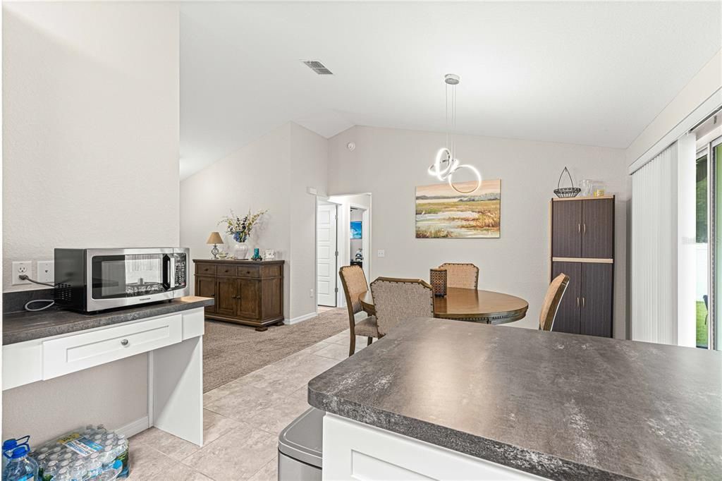 Active With Contract: $279,900 (3 beds, 2 baths, 1486 Square Feet)