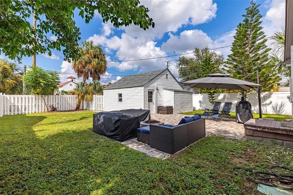 For Sale: $800,000 (3 beds, 2 baths, 1920 Square Feet)