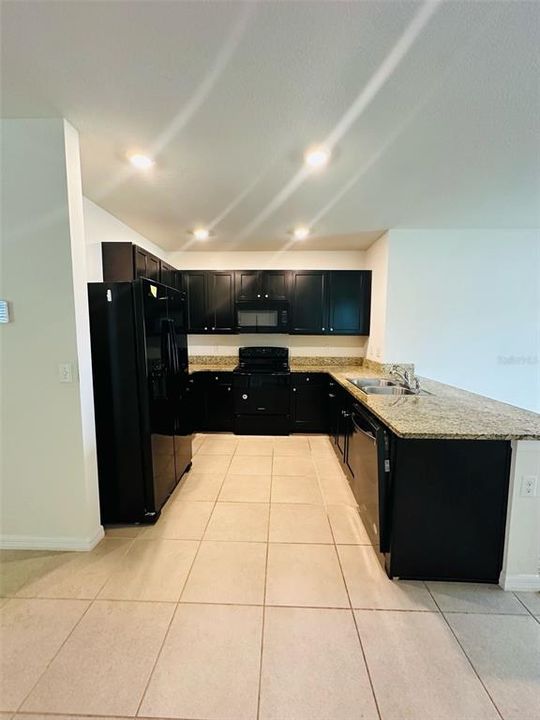 Active With Contract: $2,250 (3 beds, 2 baths, 1516 Square Feet)