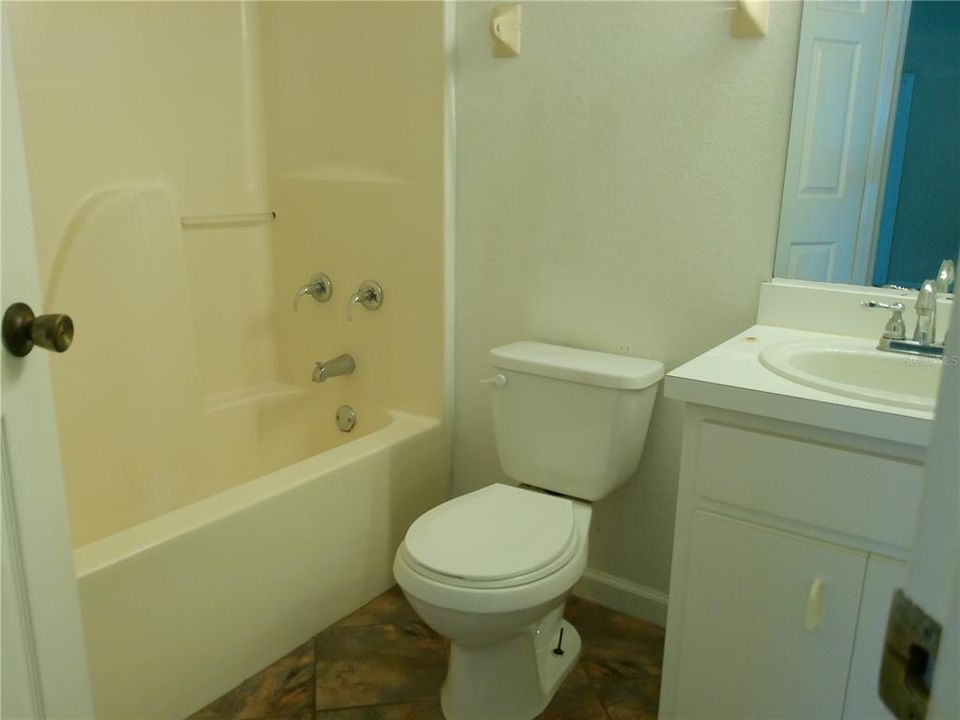 For Rent: $1,750 (3 beds, 2 baths, 1469 Square Feet)