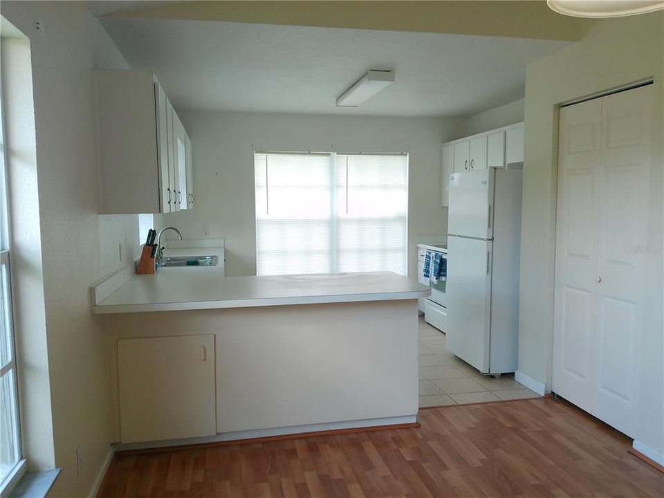 For Rent: $1,750 (3 beds, 2 baths, 1469 Square Feet)