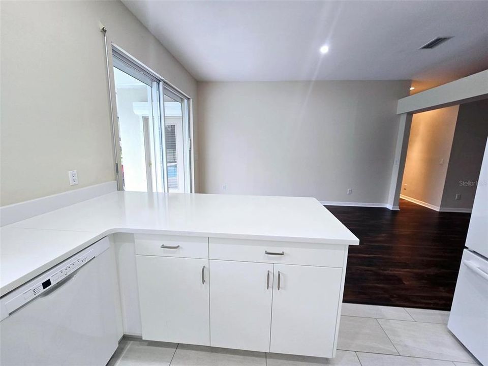 Active With Contract: $2,700 (3 beds, 2 baths, 1572 Square Feet)