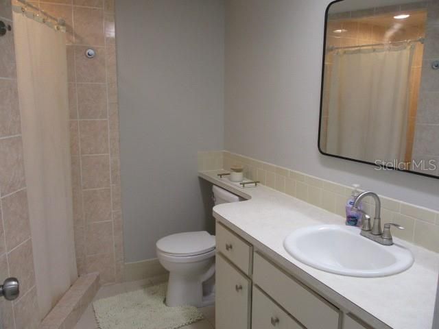 Main bathroom