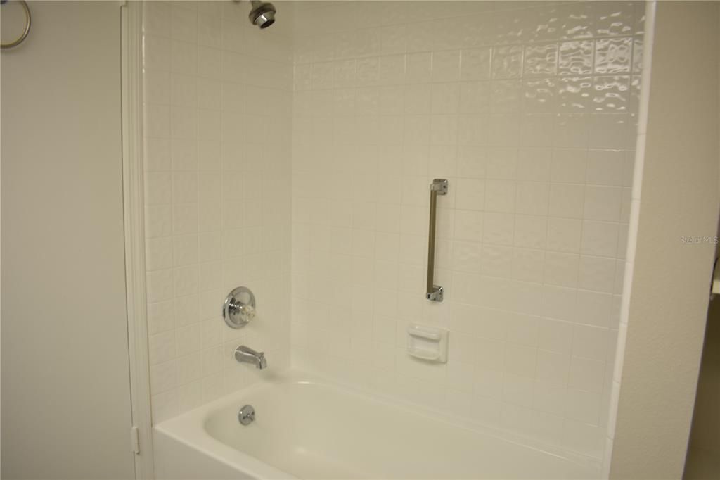 For Rent: $1,900 (2 beds, 2 baths, 1387 Square Feet)