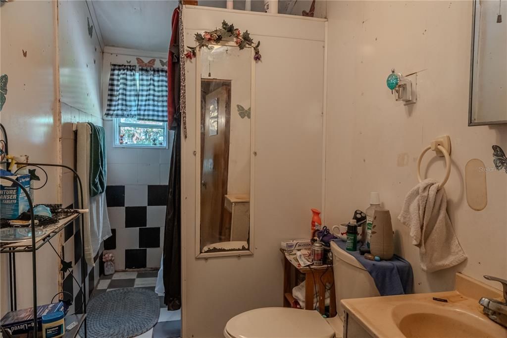 For Sale: $209,000 (2 beds, 1 baths, 572 Square Feet)