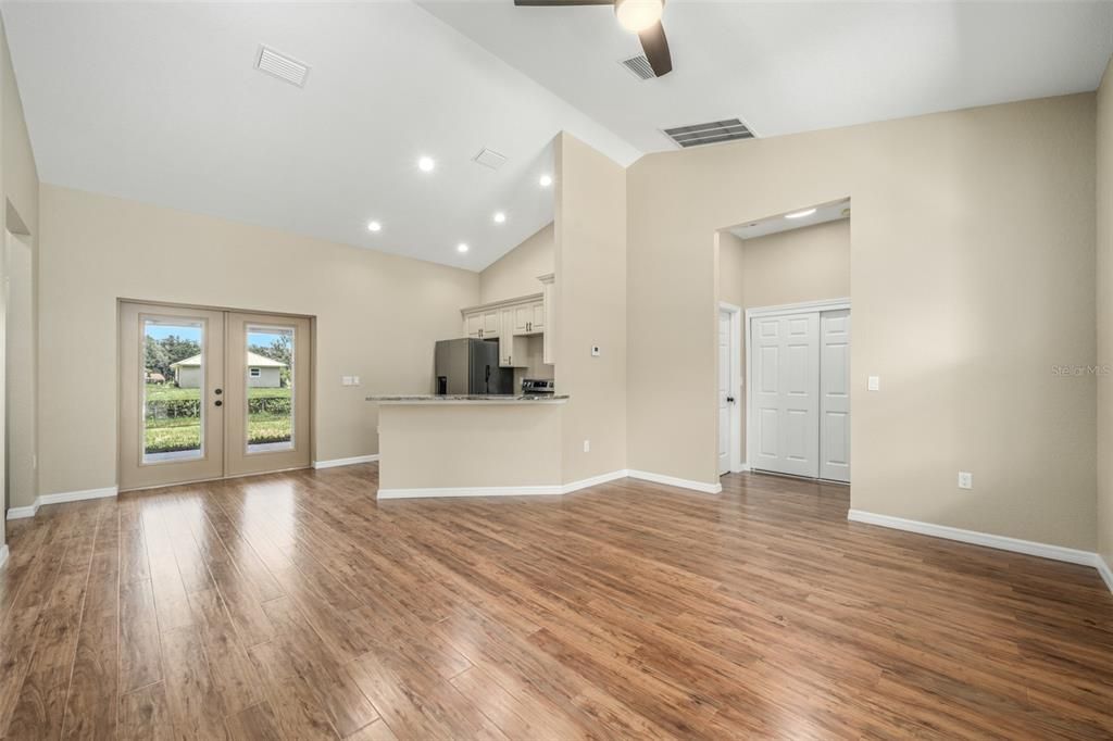 For Sale: $429,900 (3 beds, 2 baths, 1414 Square Feet)