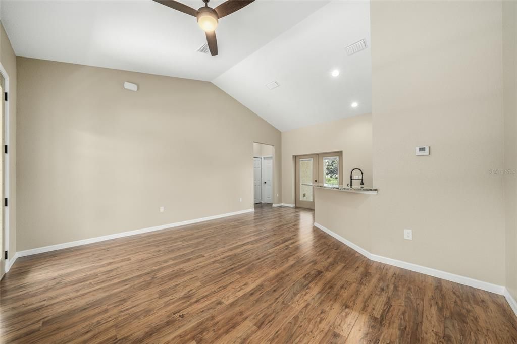 For Sale: $429,900 (3 beds, 2 baths, 1414 Square Feet)