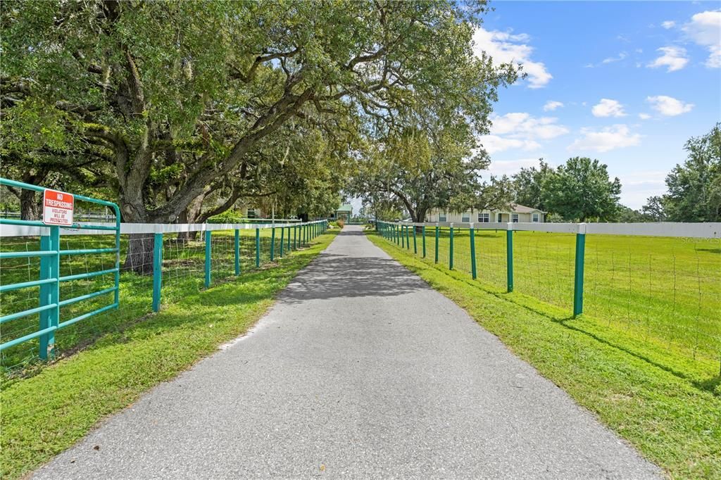 For Sale: $1,200,000 (3 beds, 2 baths, 2007 Square Feet)