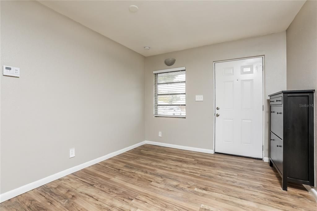 For Rent: $2,000 (3 beds, 2 baths, 1228 Square Feet)