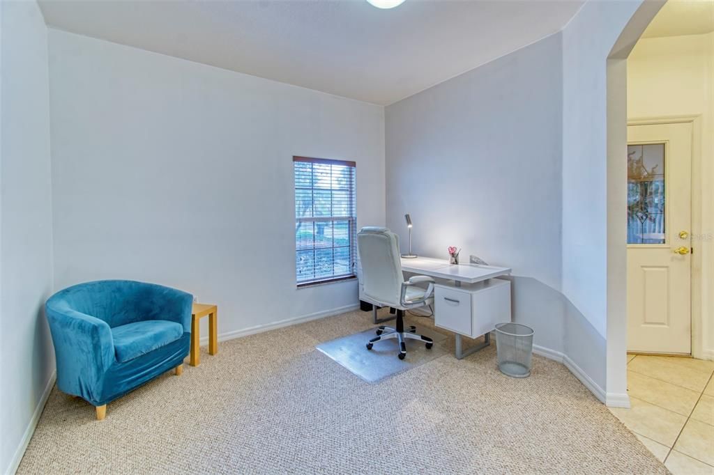 The handy den/library/exercise space is right off the entryway - again with Berber underfoot. This room also has a SOLAR-TUBE for additional light - and it has a light ring built in too!