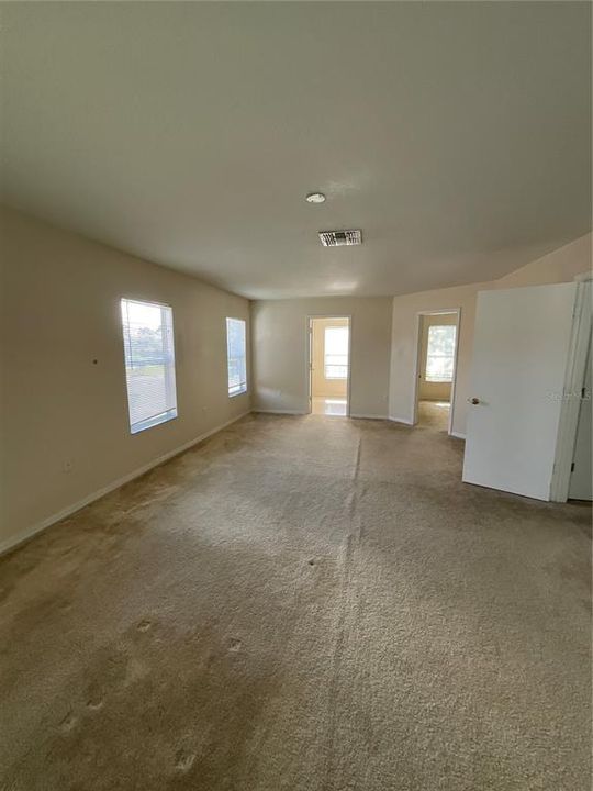 Active With Contract: $1,750 (3 beds, 2 baths, 2212 Square Feet)