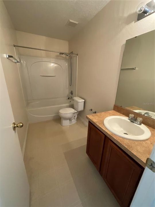 Active With Contract: $1,750 (3 beds, 2 baths, 2212 Square Feet)