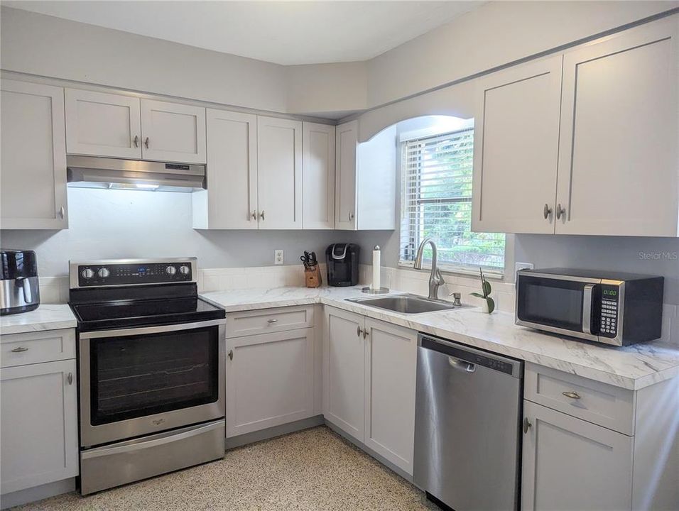 For Rent: $2,900 (2 beds, 2 baths, 1202 Square Feet)