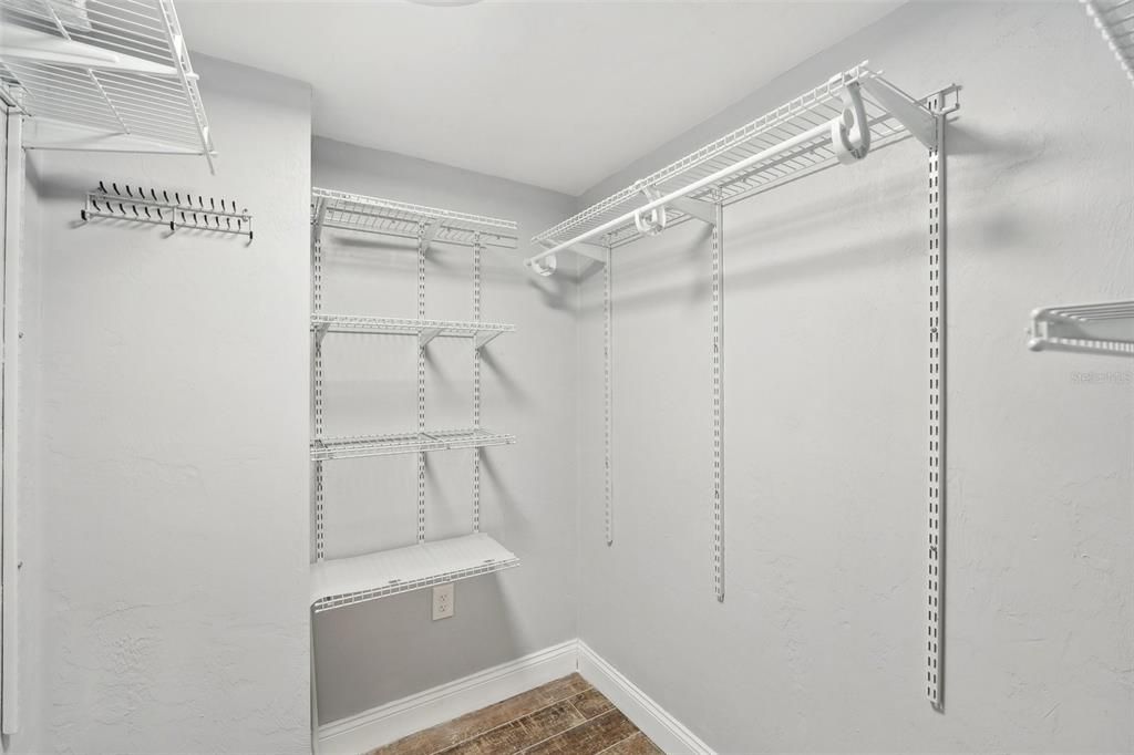 WALK-IN CLOSET.