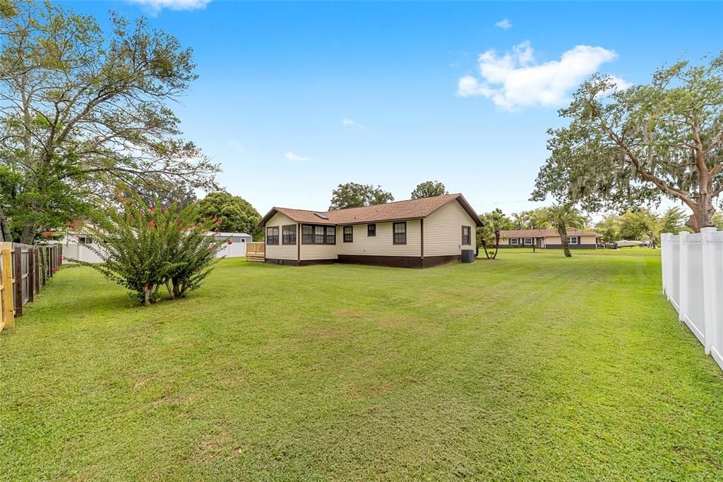 Active With Contract: $249,000 (3 beds, 2 baths, 1616 Square Feet)