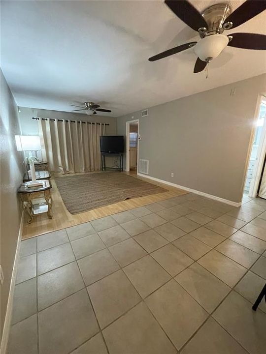 For Rent: $1,500 (2 beds, 2 baths, 884 Square Feet)