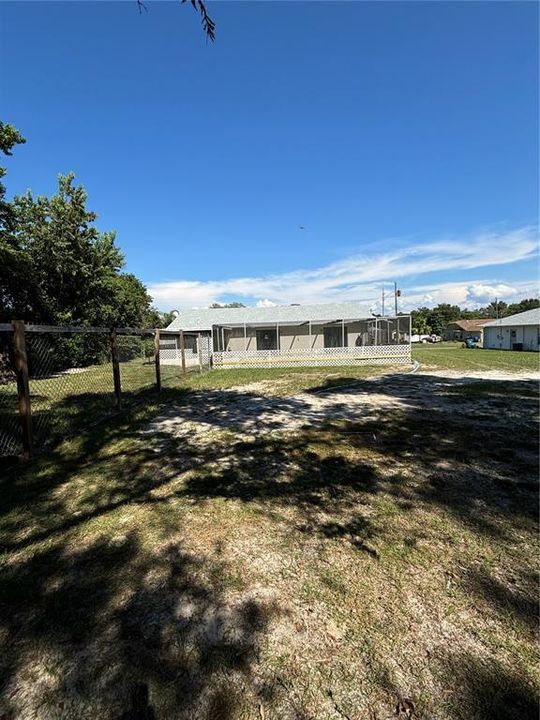 Active With Contract: $249,900 (3 beds, 2 baths, 1174 Square Feet)