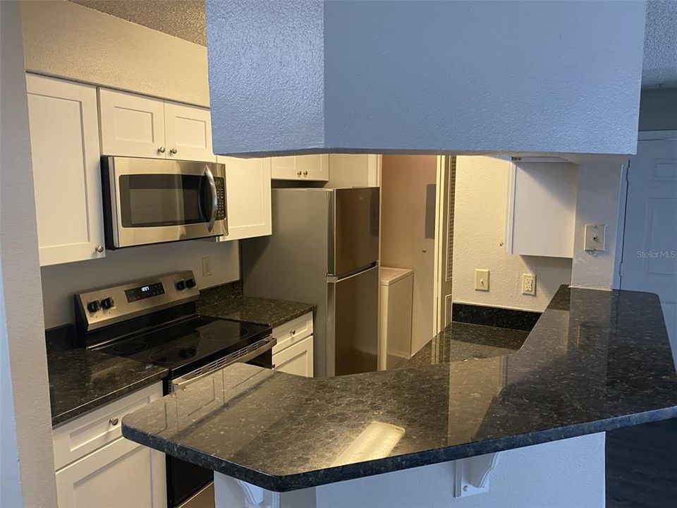 For Sale: $179,000 (2 beds, 1 baths, 912 Square Feet)