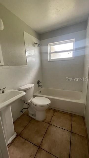 Active With Contract: $259,000 (3 beds, 2 baths, 1217 Square Feet)