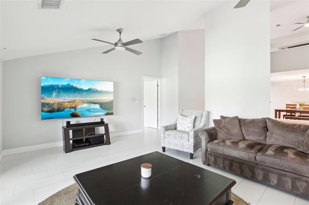 Active With Contract: $600,000 (3 beds, 3 baths, 2609 Square Feet)