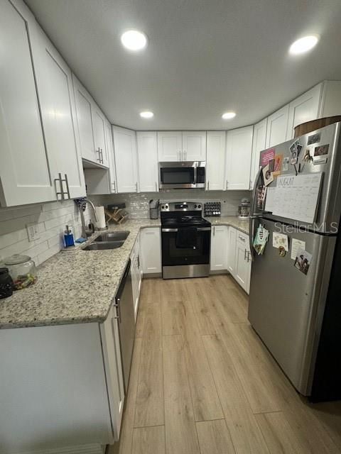 Brand new kitchen, tons of cabinets