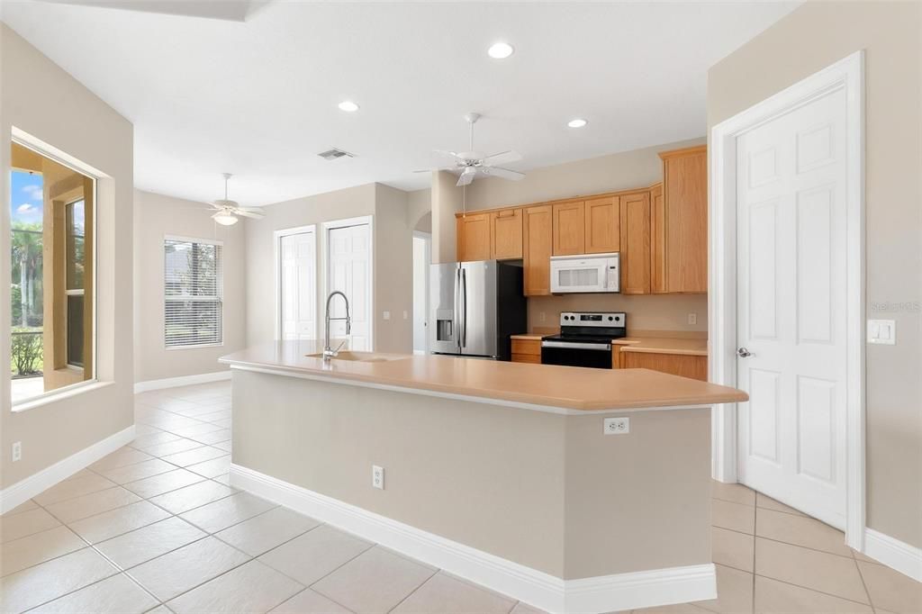 Kitchen with Breakfast Bar