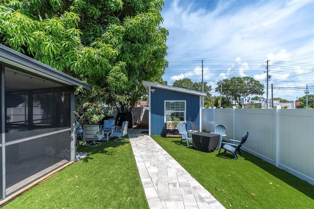 Active With Contract: $775,000 (5 beds, 3 baths, 2091 Square Feet)