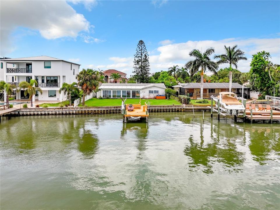 For Sale: $950,000 (3 beds, 2 baths, 1983 Square Feet)