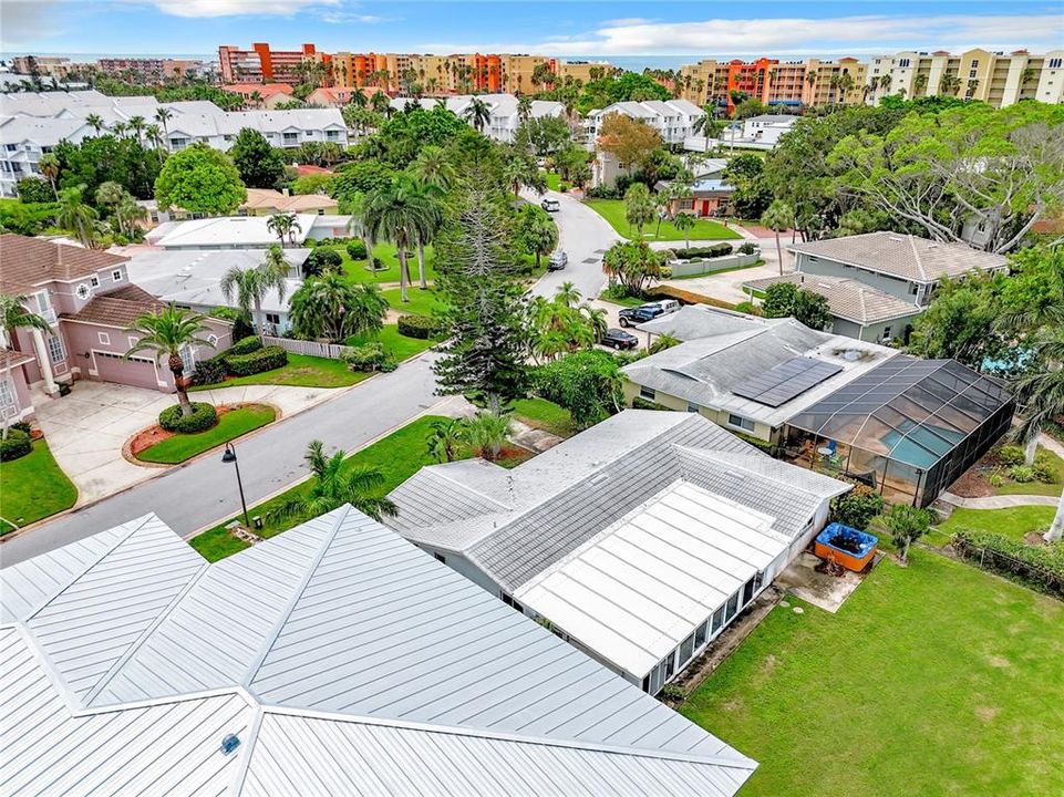 For Sale: $950,000 (3 beds, 2 baths, 1983 Square Feet)