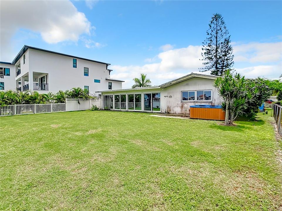 For Sale: $950,000 (3 beds, 2 baths, 1983 Square Feet)