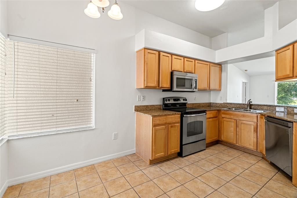 For Rent: $2,300 (4 beds, 2 baths, 1564 Square Feet)